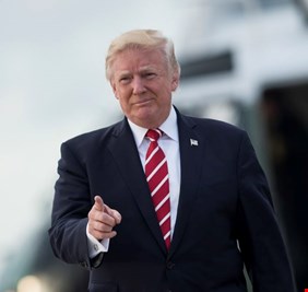 مسؤول: ترامب سيحدد موقفه من العقوبات على إيران خلال ساعات