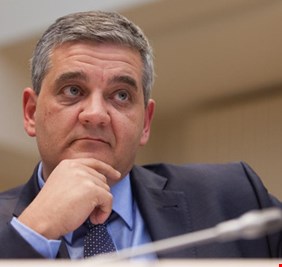 بغداد تمنع وزير الدفاع البلجيكي من زيارة أربيل