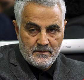 هل يملك سليماني العصا السحرية، وكيف نجح في جمع الحشد والعبادي في تحالف انتخابي واحد.. صحيفة ايرانية تشرح ذلك !