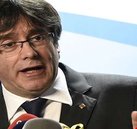 مدريد تطالب بمذكرة توقيف دولية بحق زعيم كتالونيا