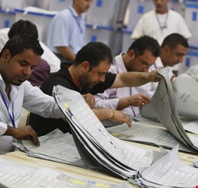 الانتخابات تدخل استعداداتها النهائية , والمفوضية تعلن عن وصول 80 بالمائة من المواد الخاصة بسجل الناخبين والبطاقات والأجهزة