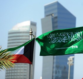 الكويت والسعودية على طريق التصادم.. وانتقاد حكومي كويتيي لمسؤول سعودي بارز