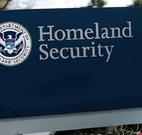 الولايات المتحدة ترفع الحظر على دخول اللاجئين من 11 دولة