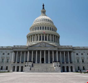 نشر المذكرة المثيرة للجدل بعد رفع ترامب السرية عنها