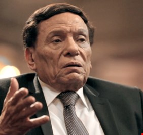 إنقاذ فيلا عادل إمام من حريق.. والفنان بخير
