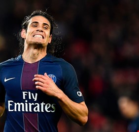 كافاني يثير القلق في سان جيرمان قبل موقعة ريال مدريد