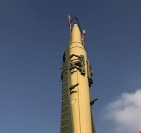 إيران تلوح بصاروخ باليستي جديد