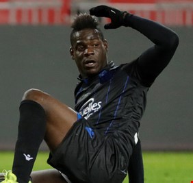 بالوتيلي يتعرض إلى العنصرية في ملاعب فرنسا مجدداً