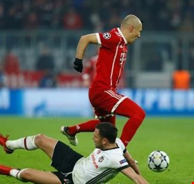 روبن يكتم غضبه من هاينكس