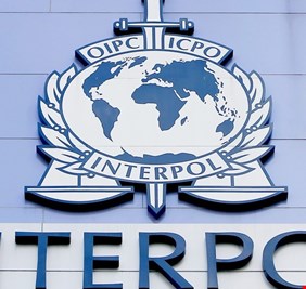 لماذا لم يطلب العراق من الانتربول تسليم ضباط من الحرس الجمهوري السابق مطلوبين للسلطة العراقية ؟