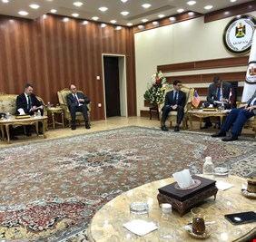 في لقائه بمساعد وكيل وزير الدفاع الأميركي .. وبحضور سفير امريكا، الأعرجي يثني على 