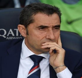 فالفيردي يستبعد رباعي برشلونة من قائمة لقاء جيرونا