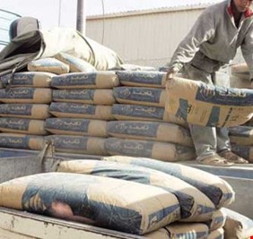 الصناعة تجهز الشركات النفطية باسمنت آبار النفط بعد انتاجه لاول مرة