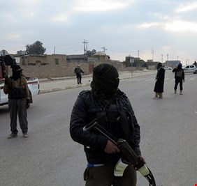 نائب عن دولة القانون يكشف عن انتشار 2000 “داعشي” في ثلاث محافظات