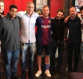 برشلونة يضع اللمسات الأخيرة على صفقة آرثر