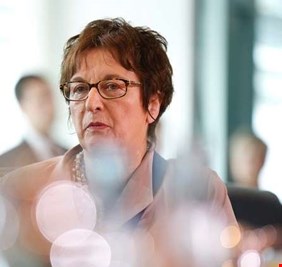 وزيرة الاقتصاد الألمانية: سياسات ترامب تعرض الاقتصاد العالمي الحر للخطر