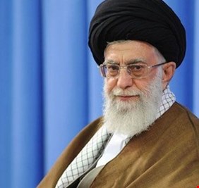 الخامنئي يكشف اسرار الحرب العراقية – الايرانية: لأول مرة يجتمع الشرق والغرب على دعم مجرم ضد شعب مسالم !