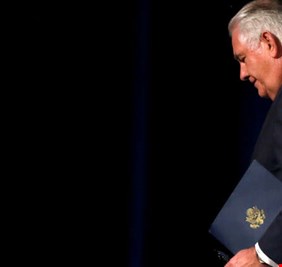 أسباب إقالة تيلرسون من منصب وزير الخارجية الأمريكي