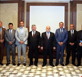 العبادي يستقبل اعضاء الإتحاد العراقي لكرة القدم ويسمع شكواهم على وزير الشباب الذي يجير لصالحه كل انجاز يتحقق