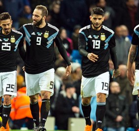 بغياب ميسي.. الأرجنتين تتغلب على إيطاليا