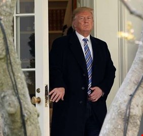 ترامب لا يخشى نشوب حرب تجارية مع الصين