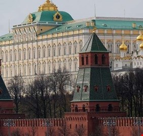 الكرملين: موسكو سترد بالمثل على طرد دبلوماسيين روس