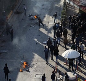 نائبة كردية : حكومة بارزاني تزج المجاميع الانفصالية لضرب المتظاهرين الكرد في الاقليم