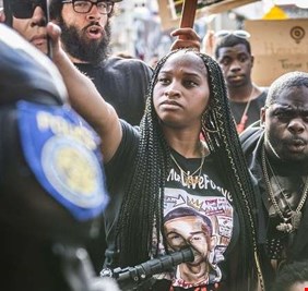 احتجاجات في كاليفورنيا على مقتل شاب أعزل برصاص الشرطة