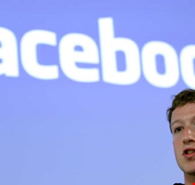 مؤسس فيسبوك يدلي بشهادته أمام الكونغرس بعد فضيحة تسريب البيانات