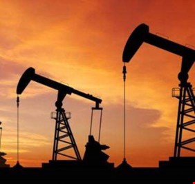 النفط يغلق على انخفاض بعد تزايد المخاوف من حرب تجارية بين أمريكا والصين