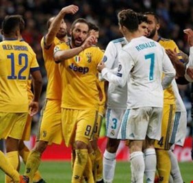 العالم يتحدث: فضيحة تحكيمية تؤهل ريال مدريد ظلماً الى نصف النهائي الأوربي