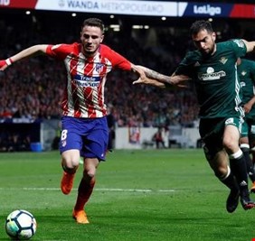 ريال بيتيس يقرب برشلونة خطوة أخرى من لقب الليغا