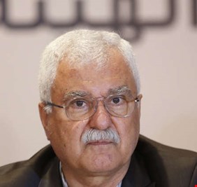 استقالات لقيادات بارزة في 