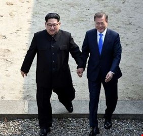 البيت الأبيض يرحب بقمة الكوريتين