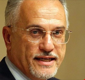 الشهرستاني يفضح وزارة النفط ويكشف عن منح جولة تراخيص جديدة لشركة في القائمة السوداء