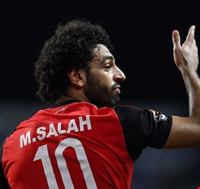 وزير الدفاع الاسرائيلي يعرض على اللاعب محمد صلاح الإنضمام لجيش اسرائيل، والرياضة المصرية ترد !