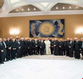 فضيحة تطيح بـ14 كاهنا في الكنيسة التشيلية