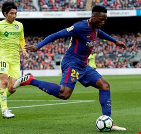 مينا يبدي رغبته بالاستمرار في برشلونة