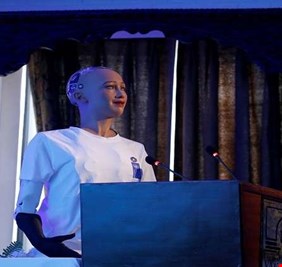 البشر سيتزوجون الروبوتات عام 2045