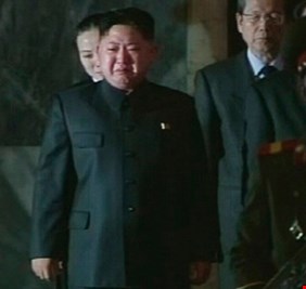 بالصورة .. لماذا بكى زعيم كوريا الشمالية؟