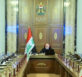 معركة ادارية بين العبادي ووزيرين في حكومته وصلت حد التصادم