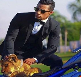 محمد رمضان يهين زملاءه وينعتهم بـ 