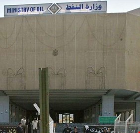 من سيربح وزارة النفط في حكومة (الأغلبية الأبوية)..ألعمائم المقدسة أم التكنوقراطيات الوراثية ؟!