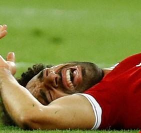 طبيب المنتخب المصري يعلن أنباء سيئة بشأن محمد صلاح
