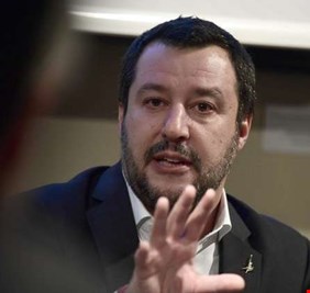 وزير داخلية إيطاليا: لسنا ممسحة أقدام أوروبا