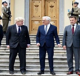 لندن ووارسو تستعدان لمواجهة موسكو وبرلين!