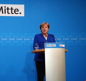 ميركل بعد لقاء وزير الداخلية: اتفقنا على إقامة مراكز إعادة المهاجرين إلى دول أوروبية قدموا منها