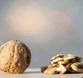 كمية محددة من الجوز يوميا تقي من خطر الإصابة بالسكري