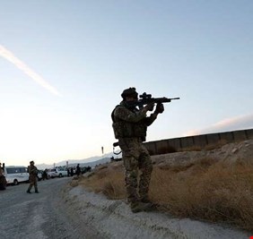 بريطانيا تلبي طلب ترامب بمضاعفة قواتها في أفغانستان