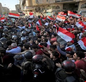 90 مصاب في تظاهرات الناصرية جنوب العراق